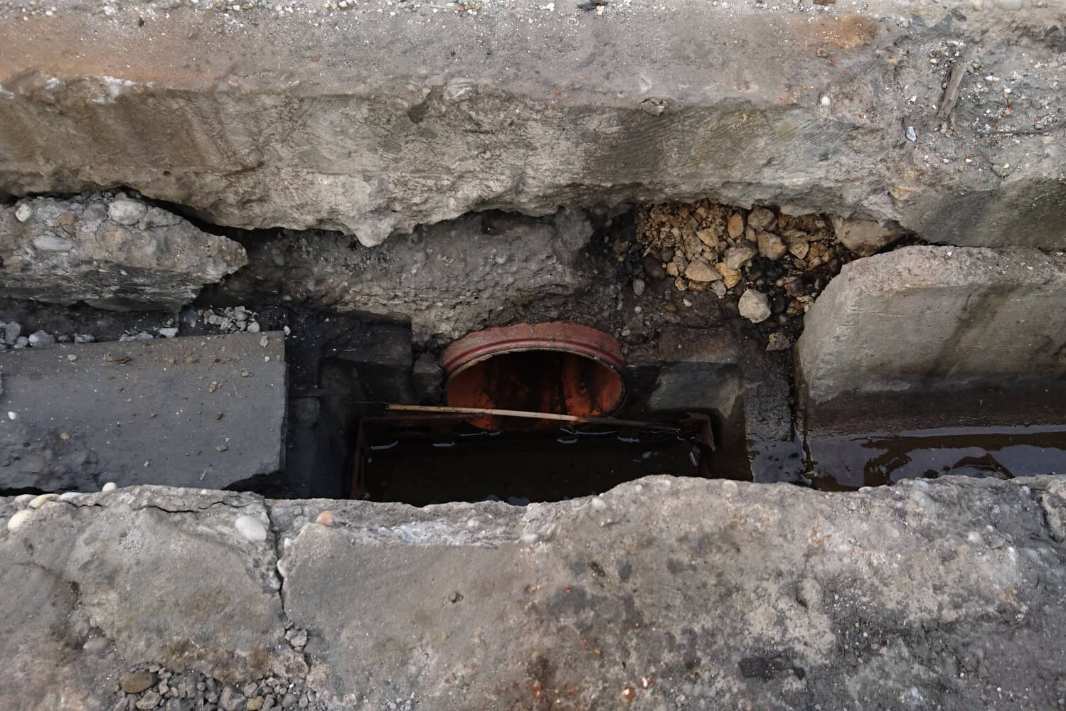Bridgestone esőcsatorna csere